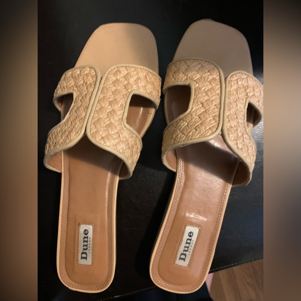 Dune London slides